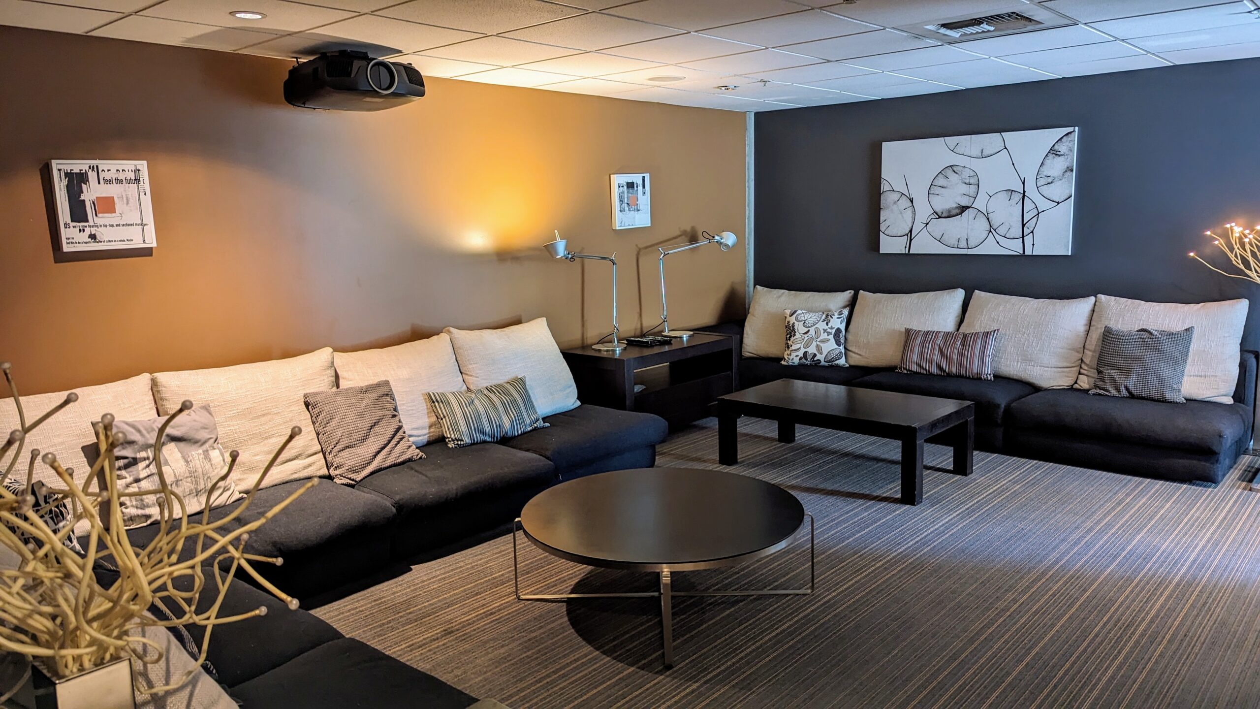 Lumen - Amenities - Media Room 4